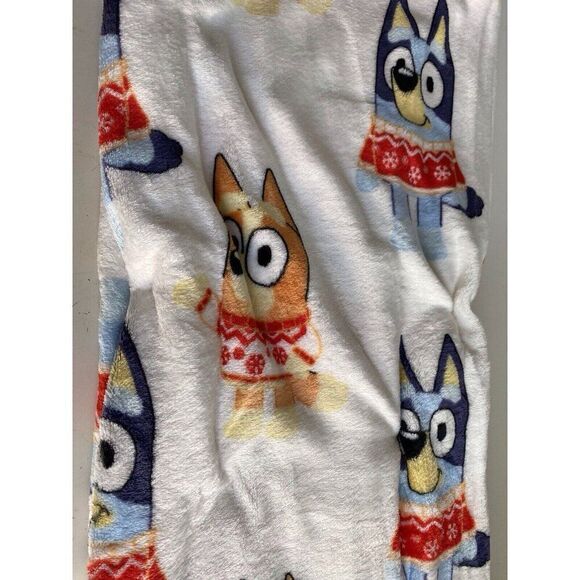 Bluey And Bingo Wearing Christmas Sweaters Soft Throw HOLIDAY Blanket 50 X 70” - Picture 12 of 13